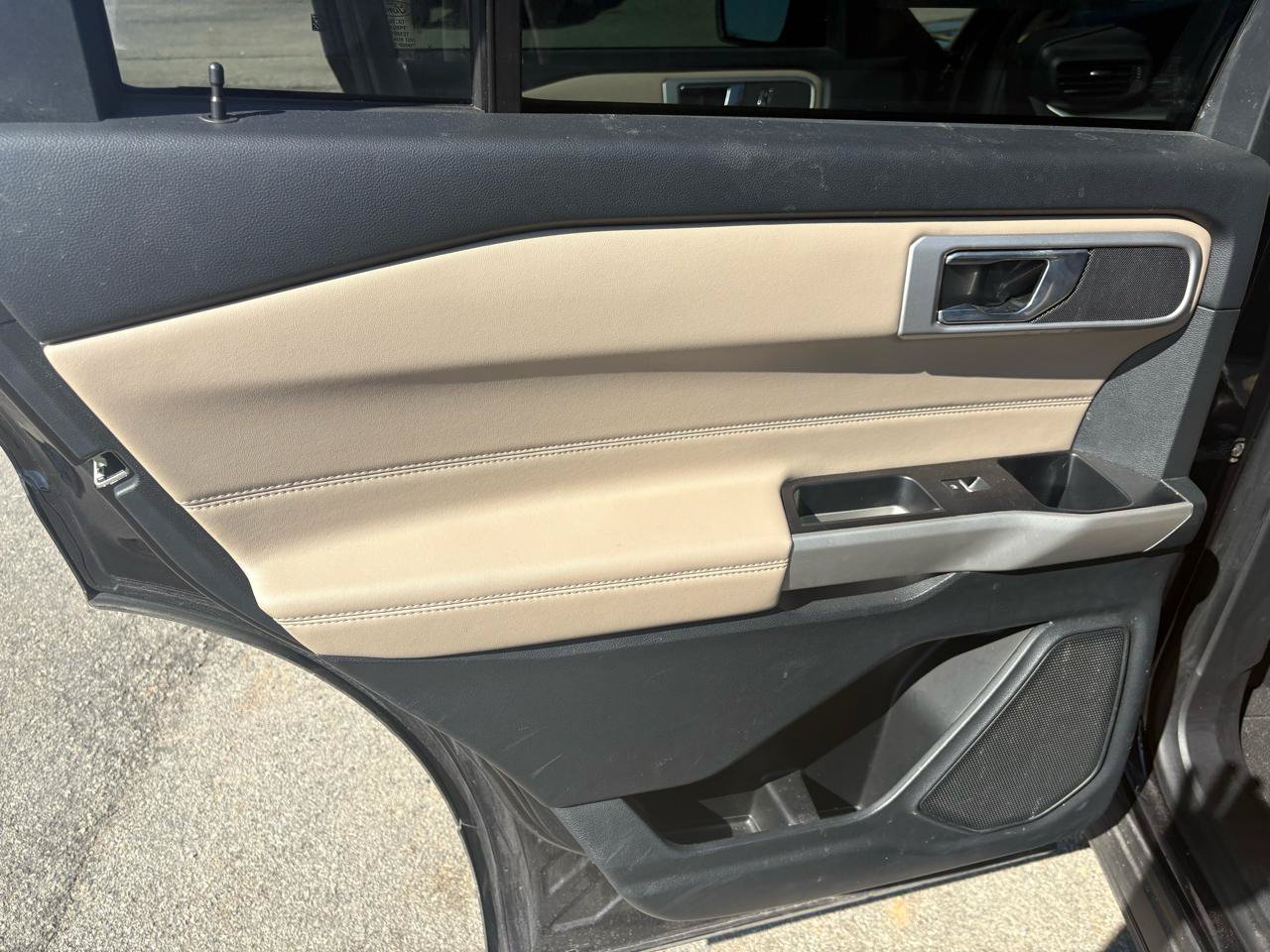 Certified 2022 Ford Explorer XLT RWD image 28