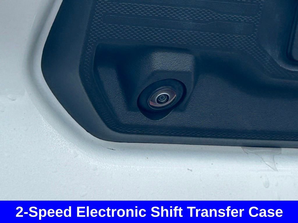 Used 2025 Chevrolet Silverado 2500 LT w/ Convenience Package image 24