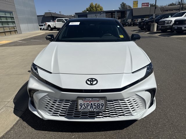 Used 2025 Toyota Camry XSE FWD image 8