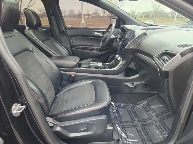 Certified 2024 Ford Edge ST-Line w/ Class II Trailer Tow Package image 6