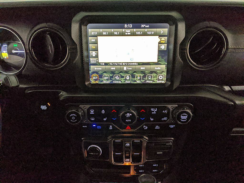 Used 2023 Jeep Wrangler Unlimited Sahara AWD/4WD image 9