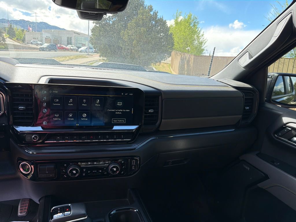 Used 2022 Chevrolet Silverado 1500 ZR2 w/ Technology Package image 16