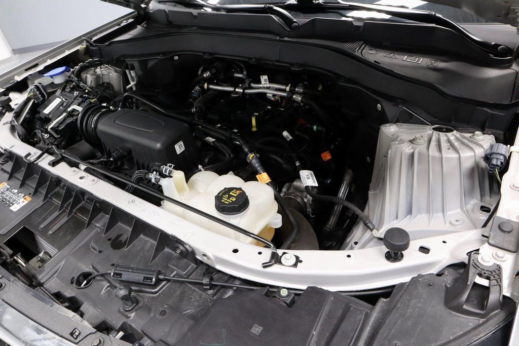 Certified 2022 Ford Explorer XLT w/ Equipment Group 202A image 18