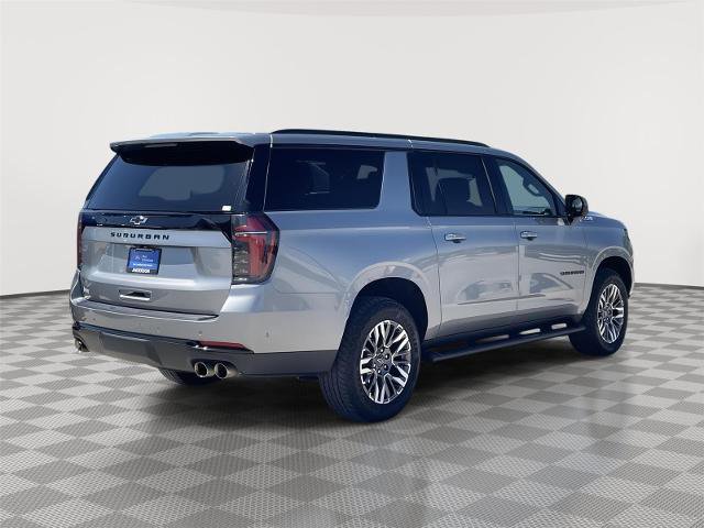 Used 2025 Chevrolet Suburban Z71 AWD/4WD image 7