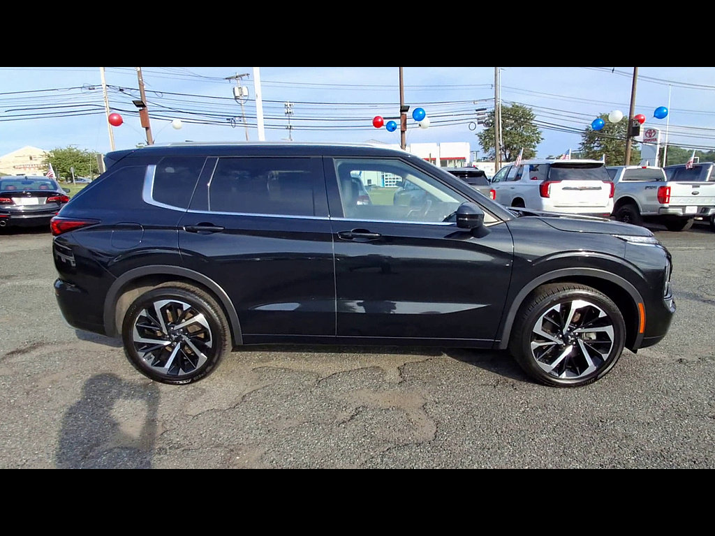 Used 2024 Mitsubishi Outlander SEL AWD/4WD image 9