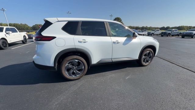 Used 2025 Nissan Rogue SV FWD image 8