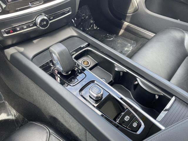 Used 2025 Volvo S60 B5 Core image 28