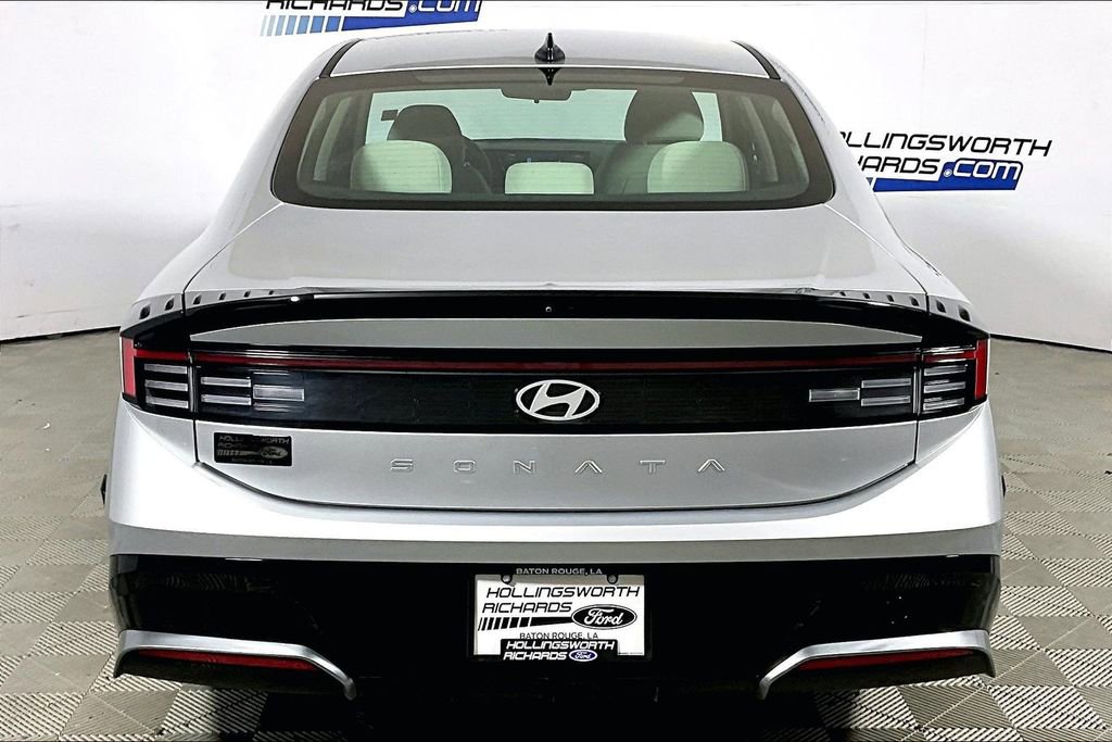 Used 2025 Hyundai Sonata SEL FWD image 4
