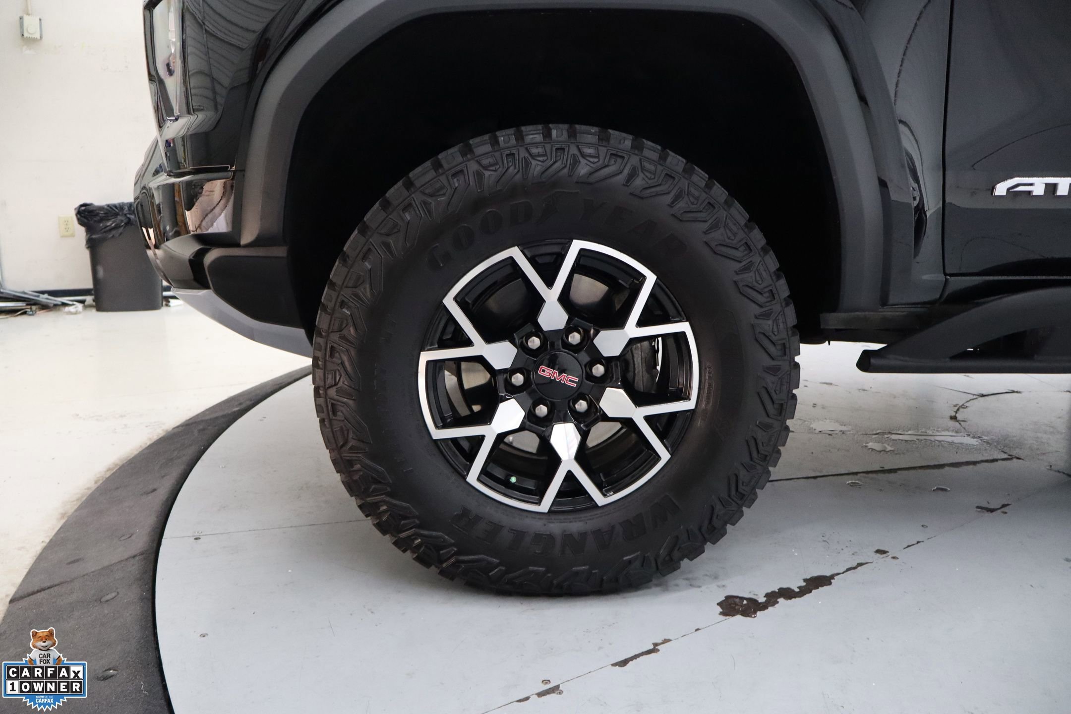 Used 2024 GMC Canyon AT4X AWD/4WD image 12