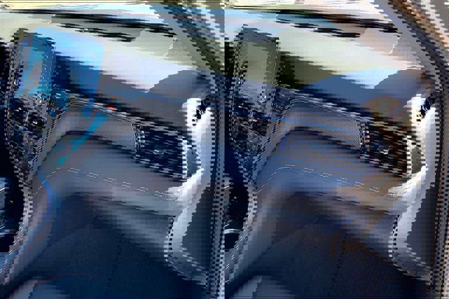 Used 2024 Toyota Camry SE image 16