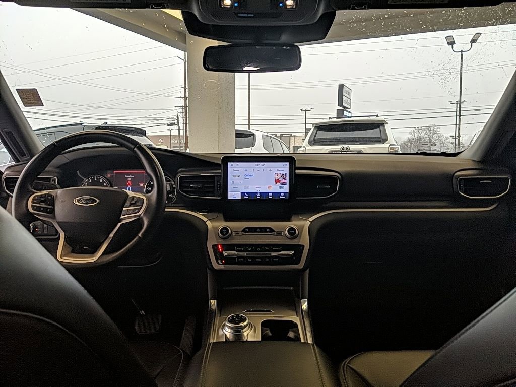 Certified 2023 Ford Explorer XLT w/ Equipment Group 202A image 11