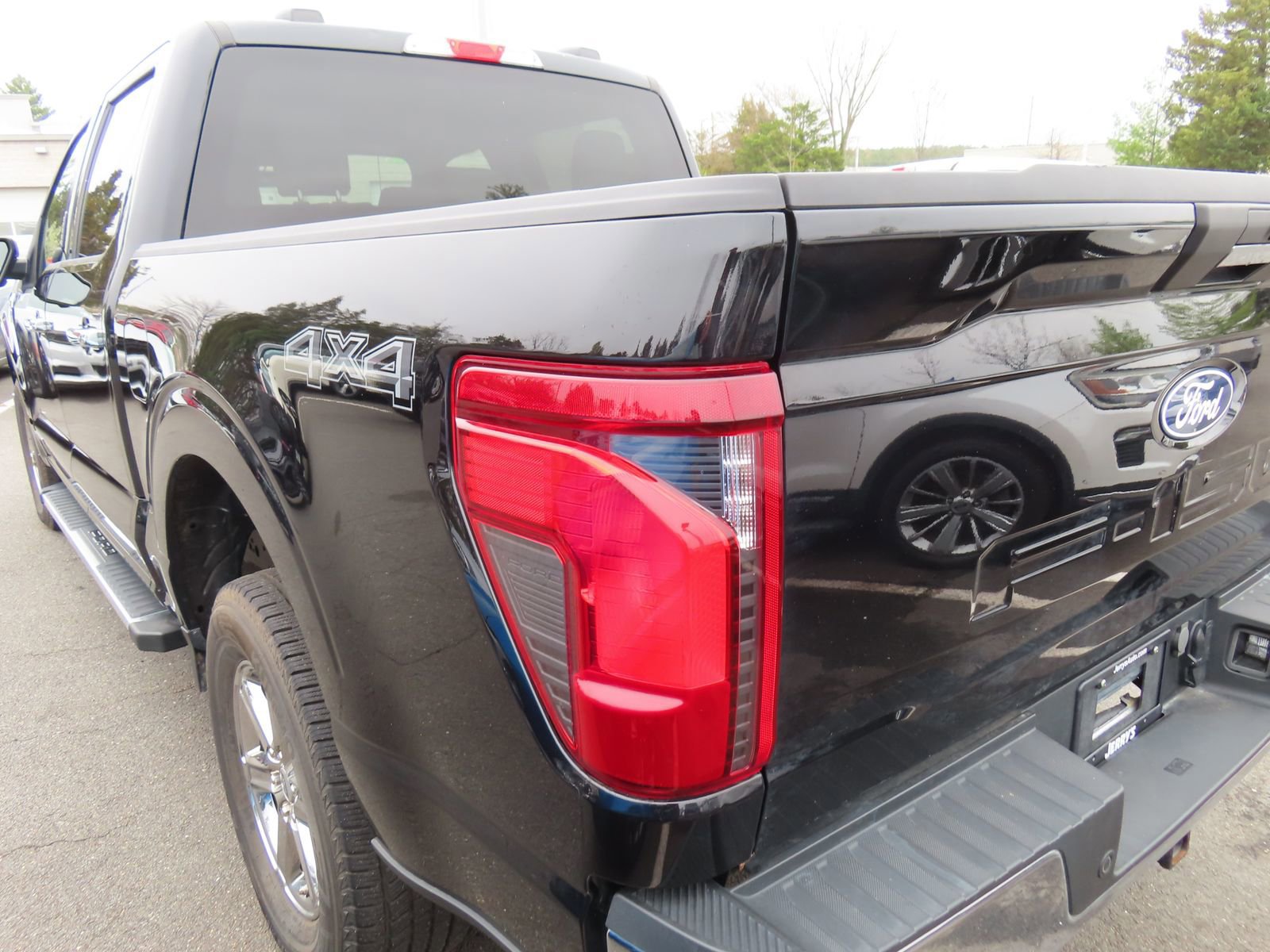 Certified 2024 Ford F150 XLT w/ Mobile Office Package image 10