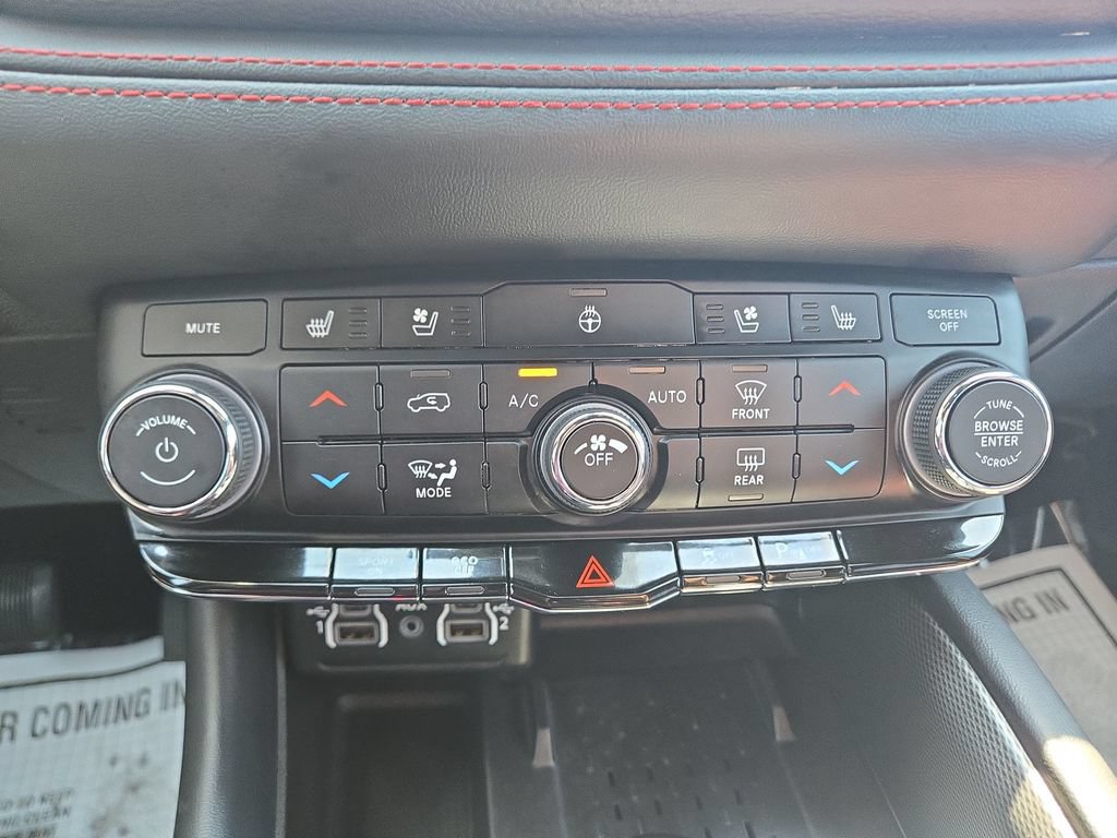 Used 2025 Dodge Durango R/T AWD/4WD image 11