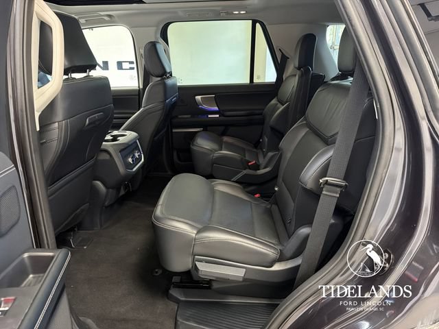 Certified 2025 Ford Expedition Platinum w/ Driver's Package AWD/4WD image 30