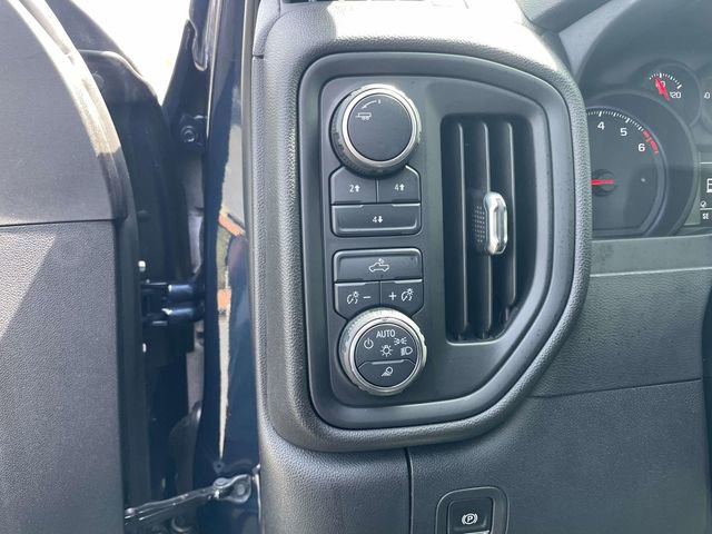 Used 2020 Chevrolet Silverado 2500 Custom w/ Custom Value Package image 15