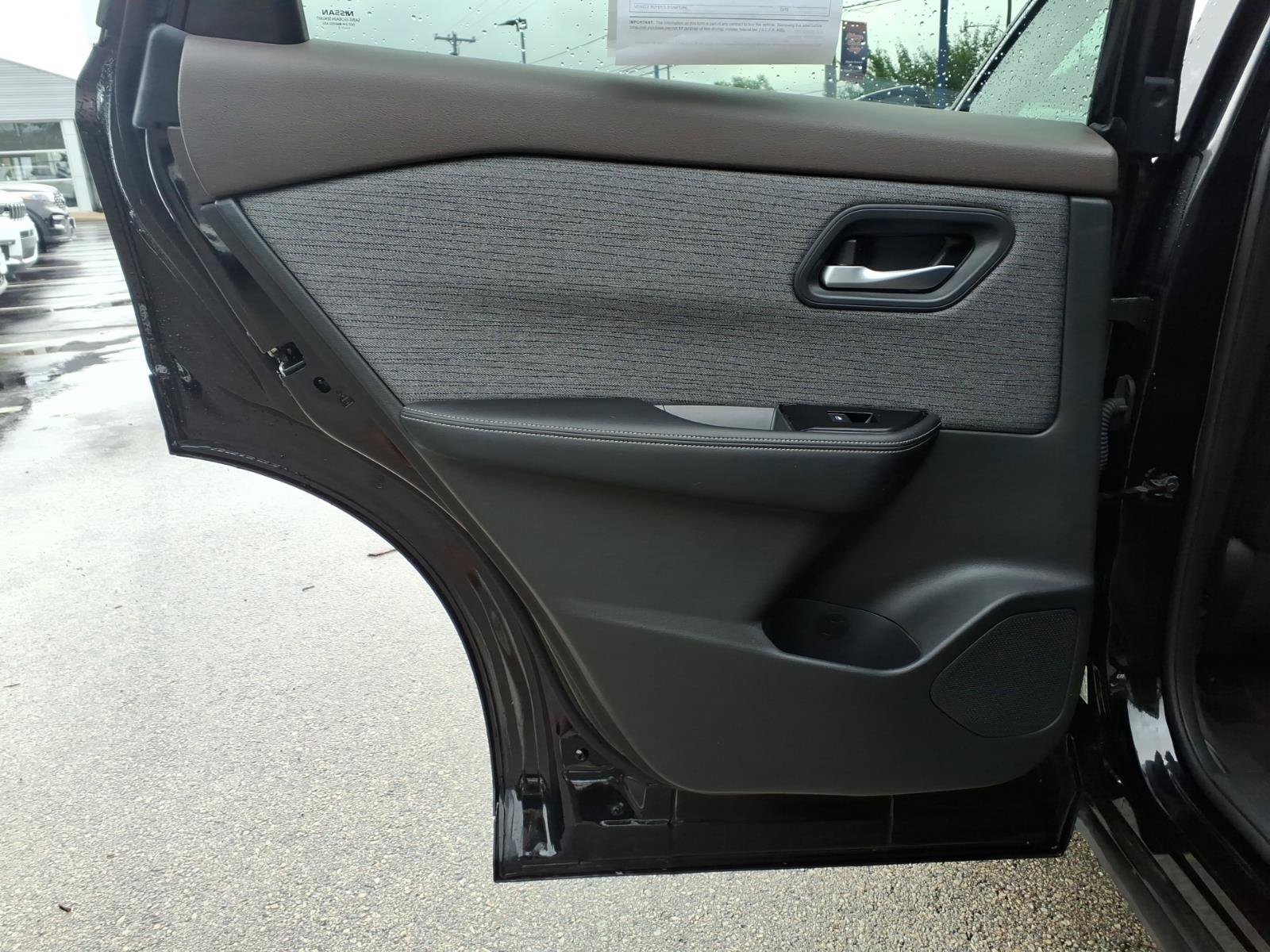 Used 2023 Nissan Rogue SV AWD/4WD image 11
