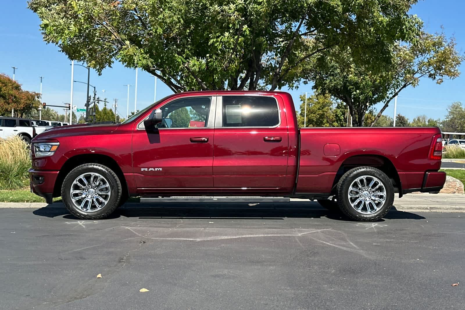 Used 2024 RAM 1500 Laramie AWD/4WD image 5