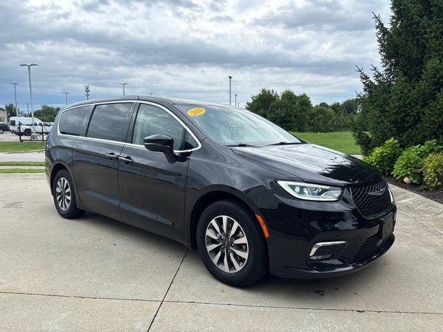 Used 2024 Chrysler Pacifica Limited FWD image 31