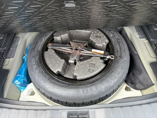 Used 2020 Toyota RAV4 XLE w/ Convenience Package AWD/4WD image 12