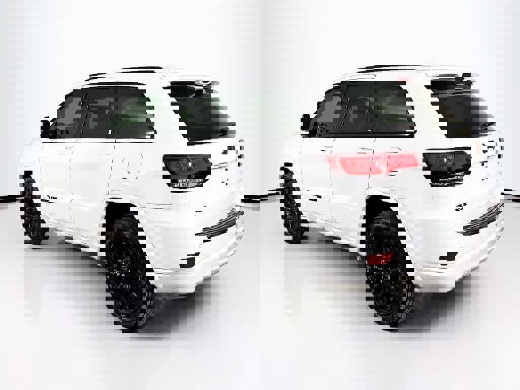 Used 2020 Jeep Grand Cherokee Altitude image 3