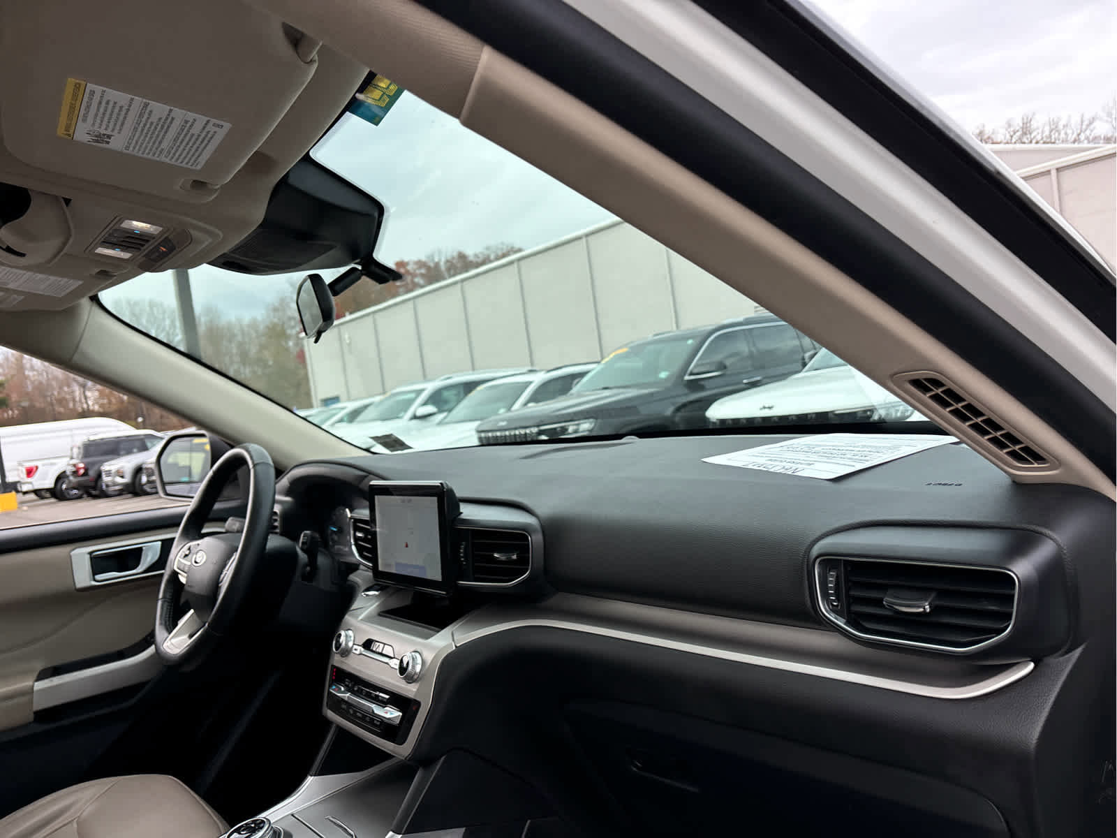 Certified 2022 Ford Explorer XLT w/ Equipment Group 202A image 32