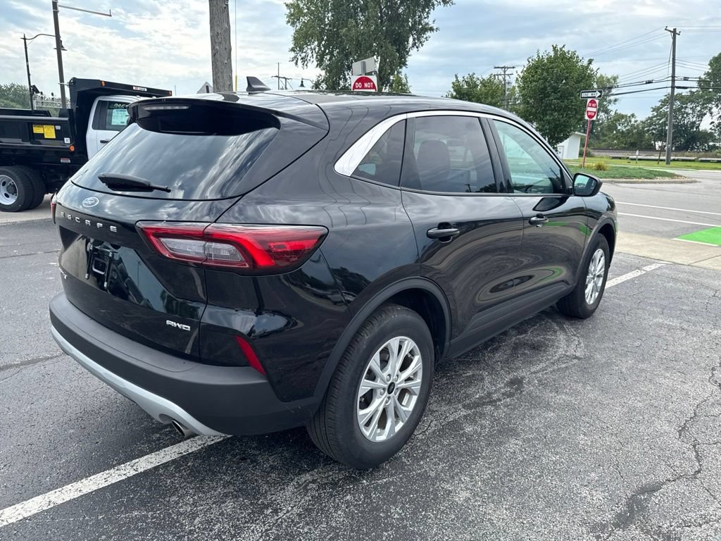 Certified 2024 Ford Escape Active AWD/4WD image 3