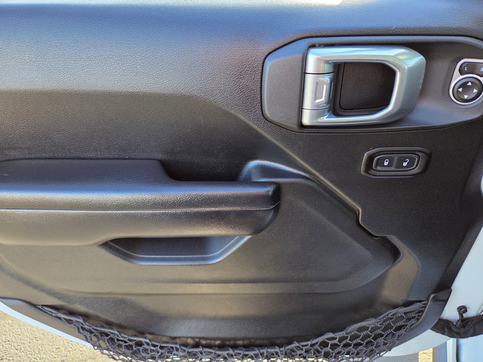 Used 2021 Jeep Wrangler Unlimited Rubicon w/ Xtreme Recon 35" Tire Package image 17