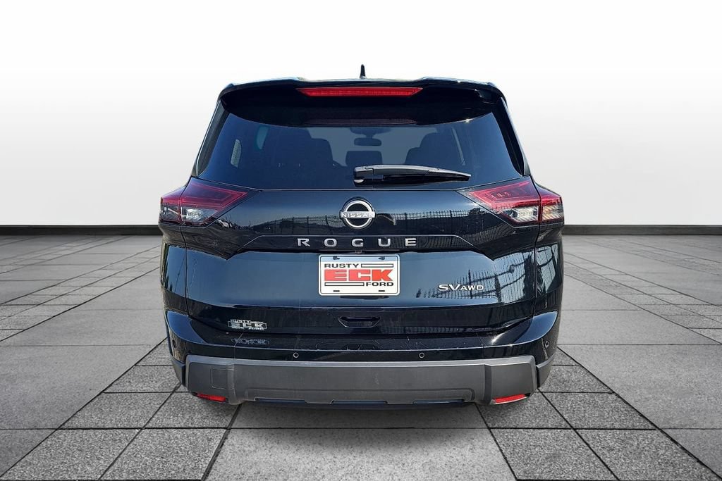 Used 2024 Nissan Rogue SV AWD/4WD image 6
