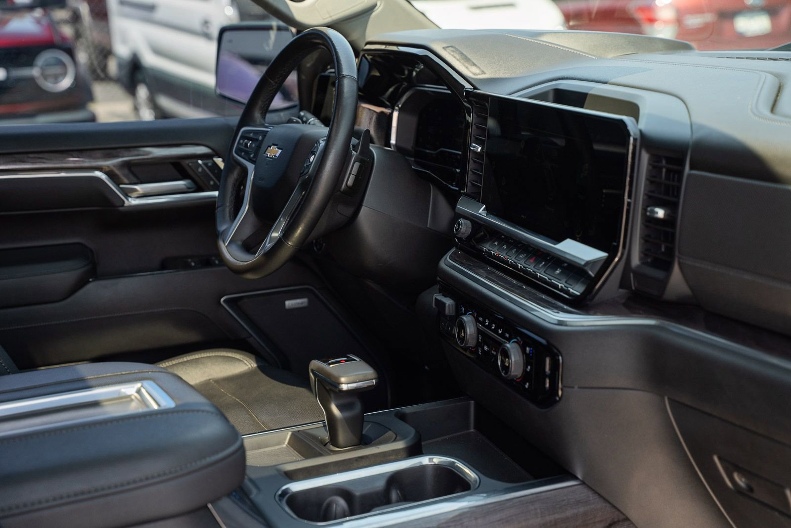 Used 2022 Chevrolet Silverado 1500 LTZ w/ LTZ Premium Package image 13