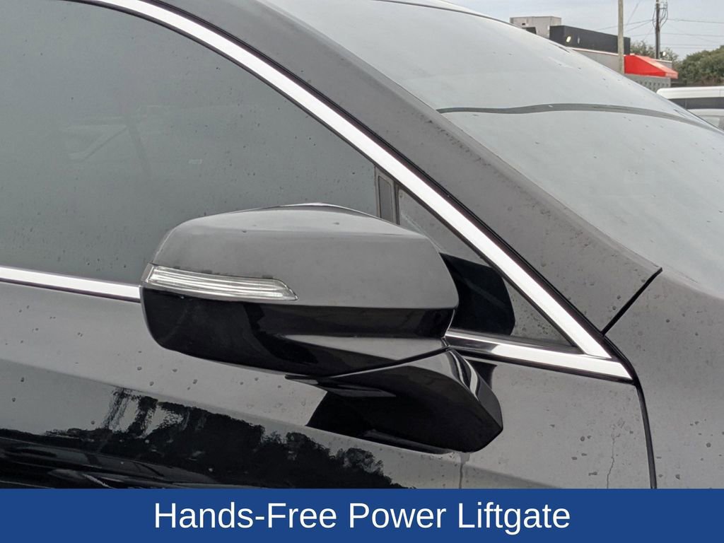 Used 2021 Cadillac XT4 Premium Luxury w/ Cold Weather Package image 13