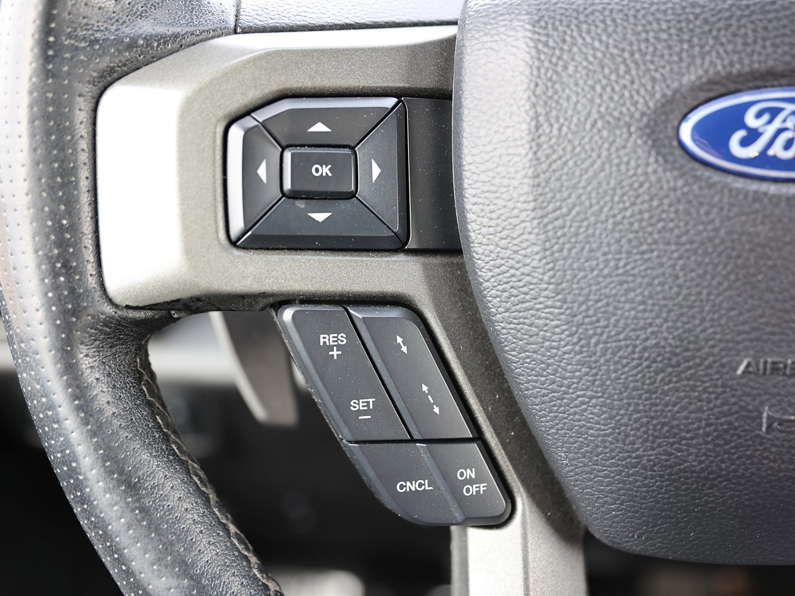 Certified 2020 Ford F150 Raptor w/ Equipment Group 802A Luxury image 47