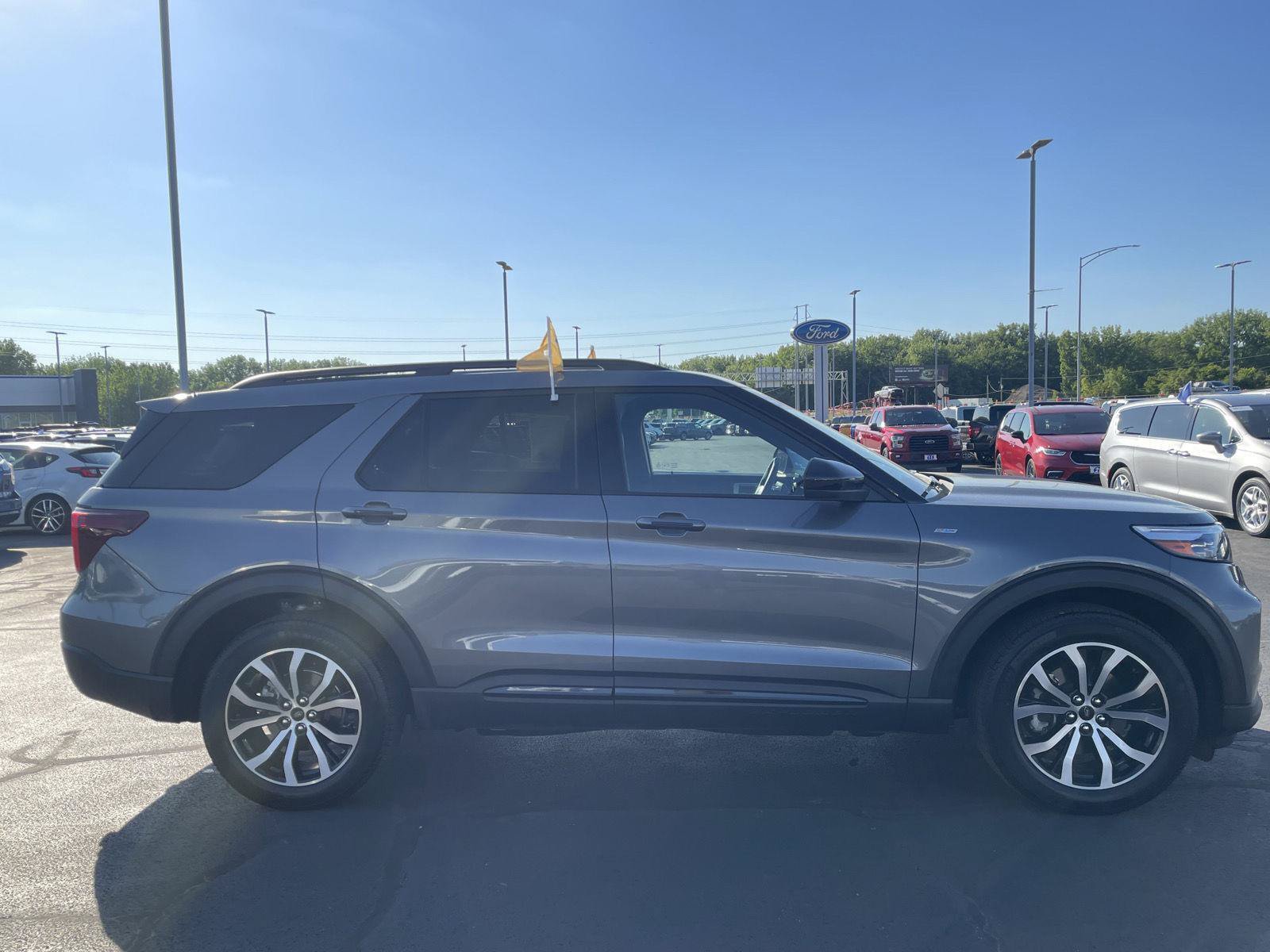 Certified 2023 Ford Explorer ST-Line w/ Class IV Trailer Tow Package AWD/4WD image 6
