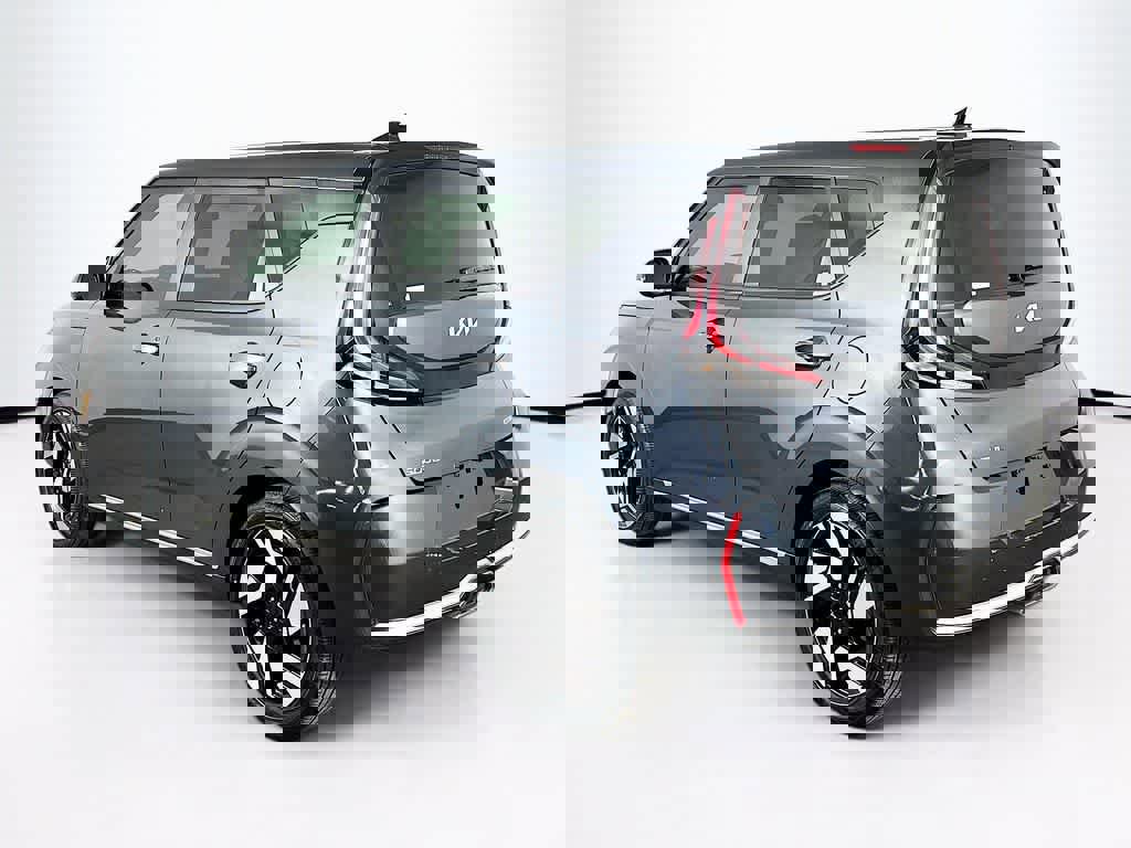 Used 2023 Kia Soul GT-Line w/ GT-Line Technology Package image 3