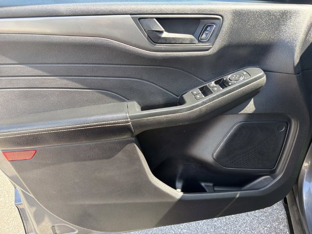 Certified 2025 Ford Escape Active AWD/4WD image 16