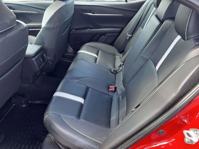 Used 2025 Toyota Camry SE FWD image 7