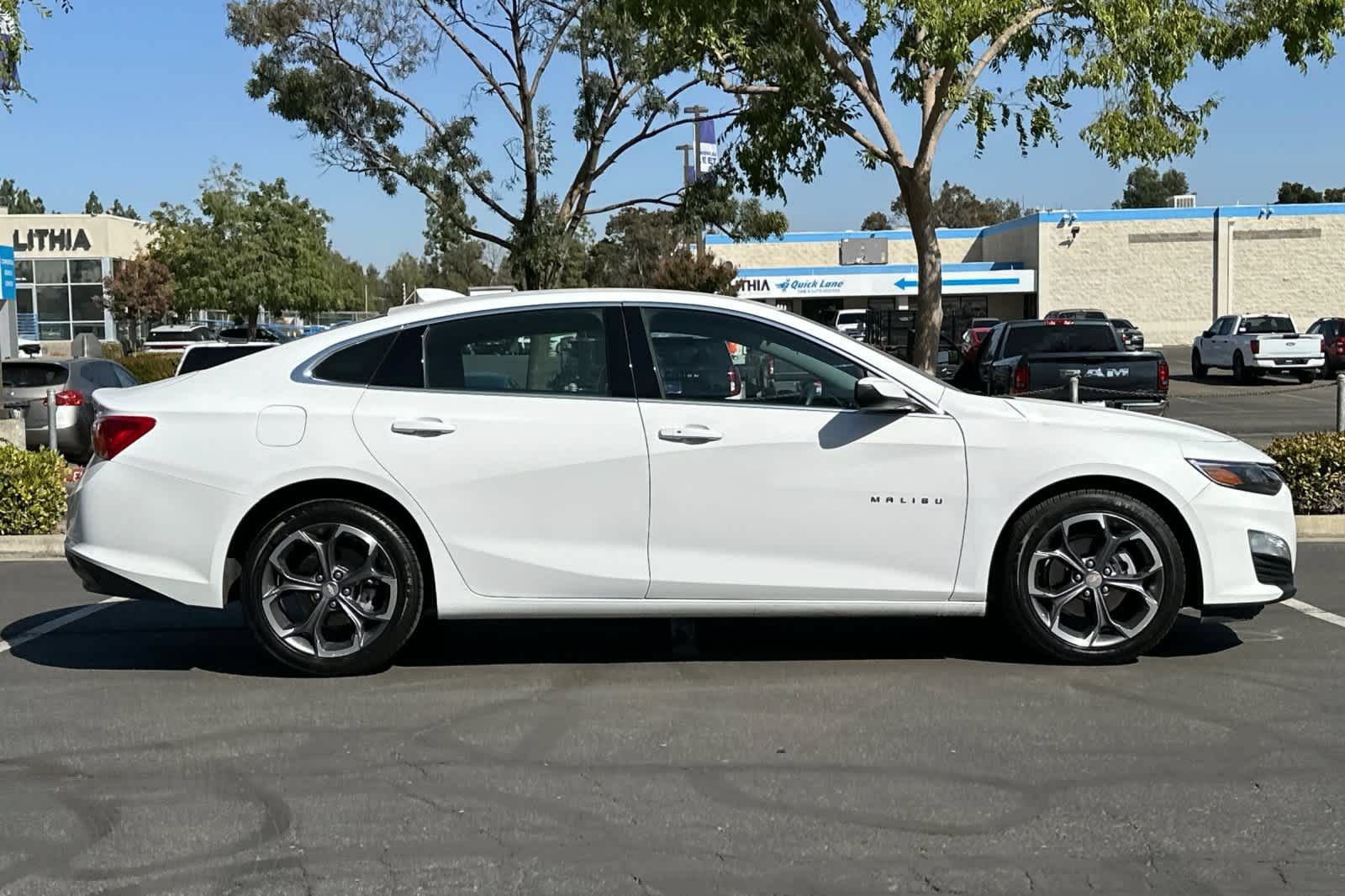 Used 2024 Chevrolet Malibu LT FWD image 9