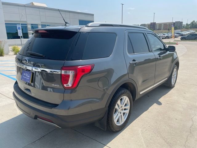Certified 2019 Ford Explorer XLT w/ Equipment Group 202A AWD/4WD image 4