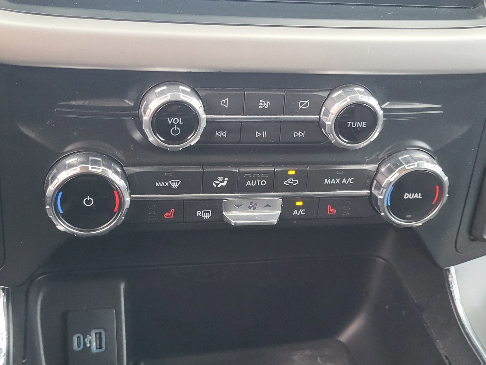 Certified 2022 Ford F150 XLT w/ Equipment Group 302A High image 21