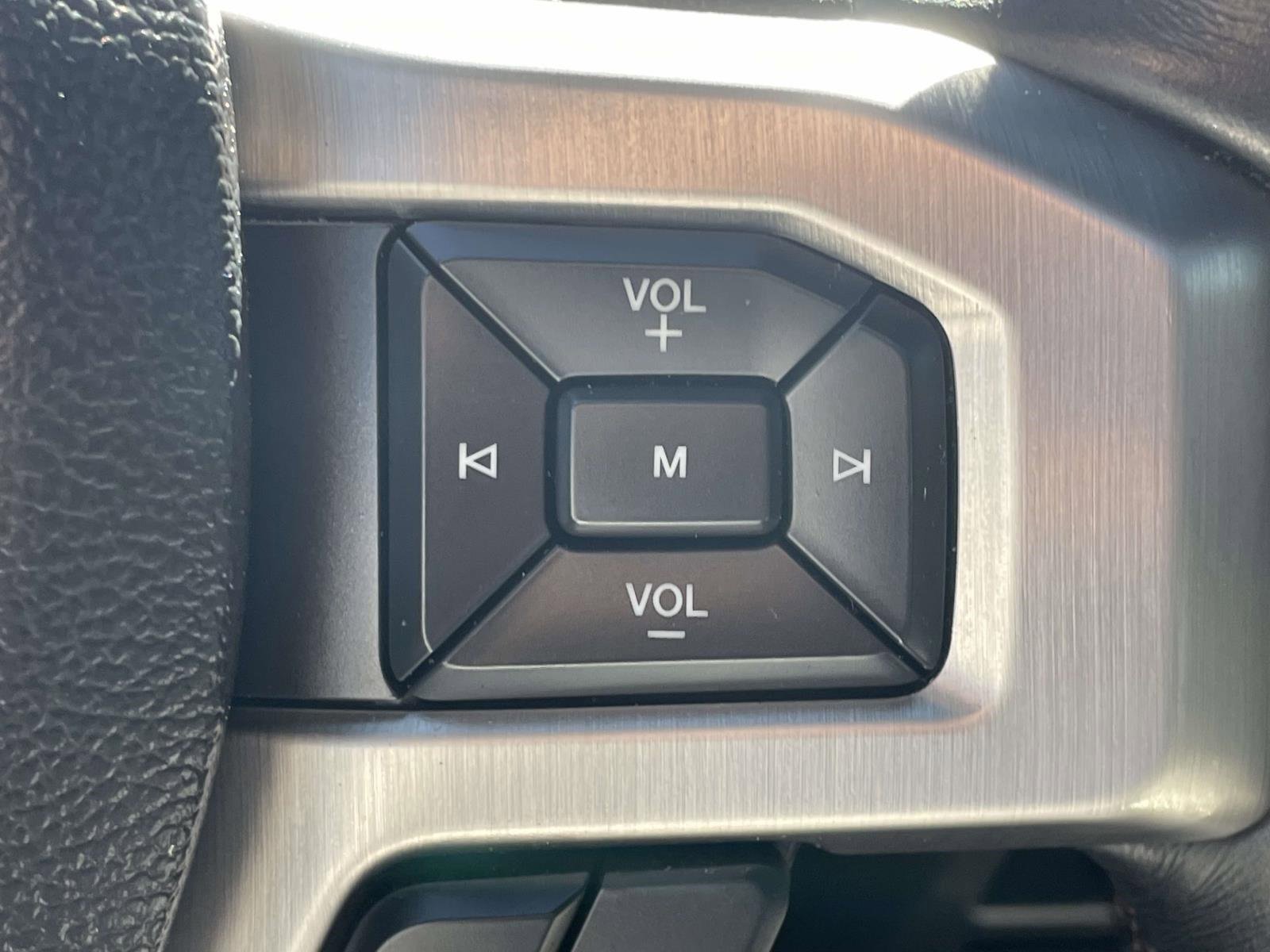 Certified 2020 Ford F150 Platinum w/ Equipment Group 701A Luxury image 26