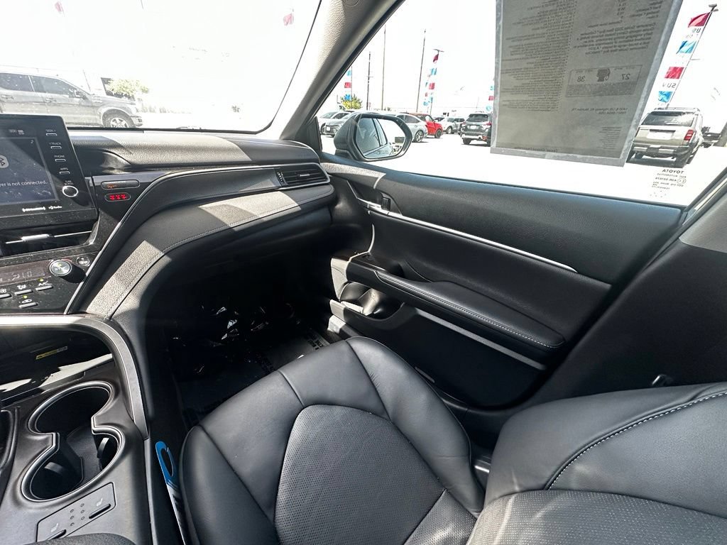 Used 2022 Toyota Camry XSE FWD image 15