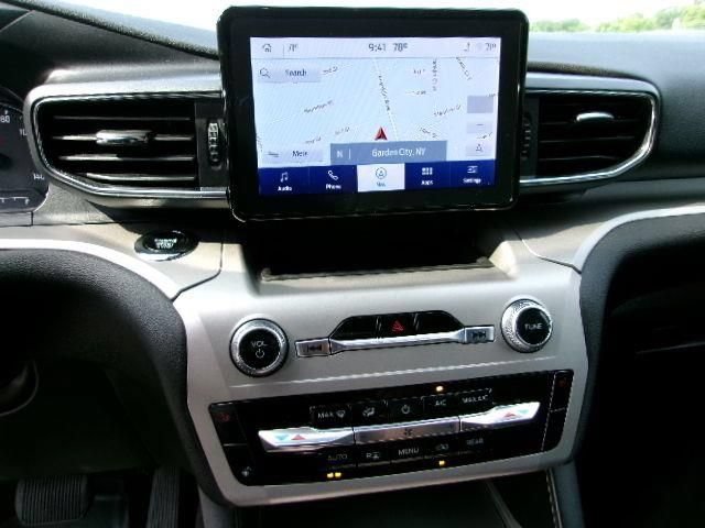 Certified 2022 Ford Explorer XLT w/ Equipment Group 202A AWD/4WD image 11