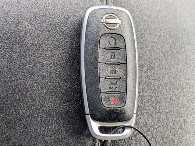 Used 2025 Nissan Pathfinder SL FWD image 30