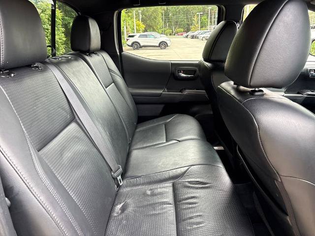 Used 2020 Toyota Tacoma TRD Sport w/ TRD Premium Sport Package AWD/4WD image 28