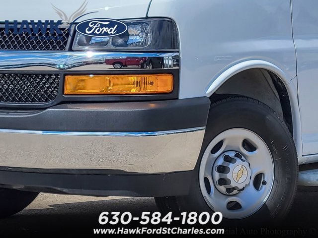 Used 2024 Chevrolet Express 2500 w/ Driver Convenience Package RWD image 3