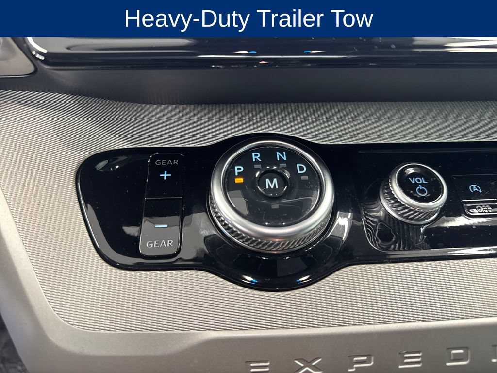 Certified 2025 Ford Expedition Active AWD/4WD image 28