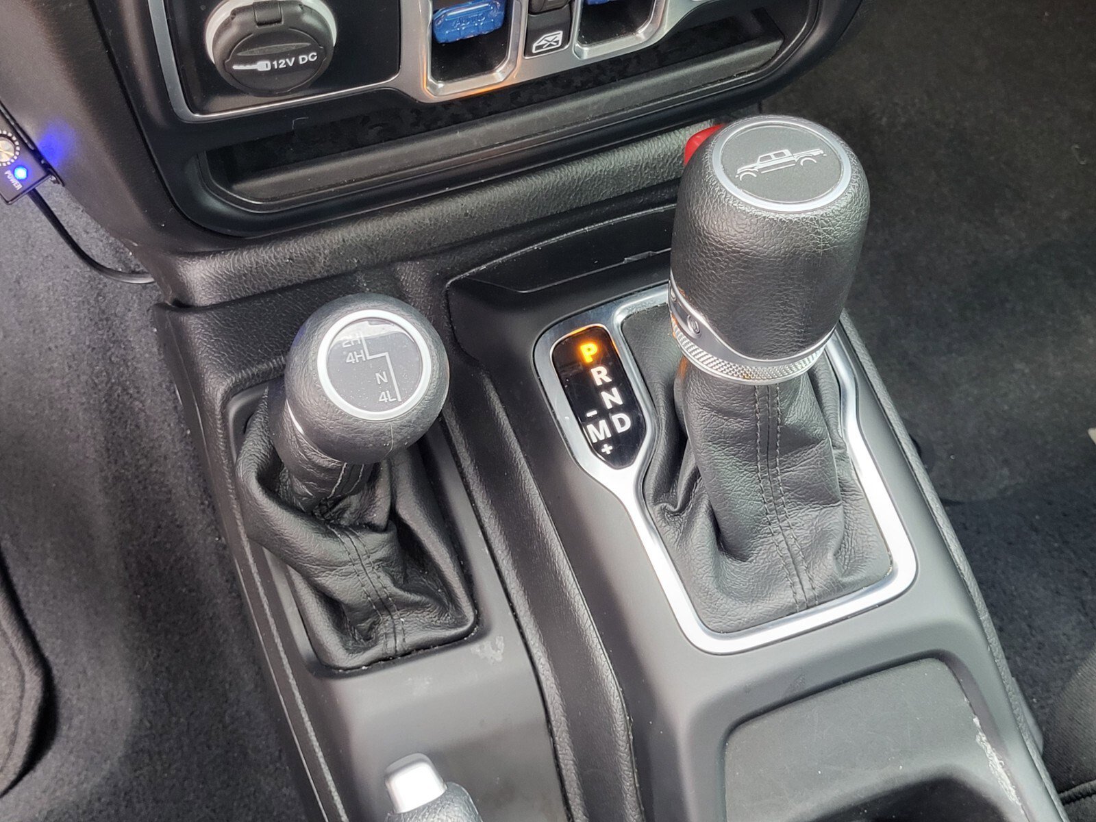 Used 2023 Jeep Gladiator Willys AWD/4WD image 24