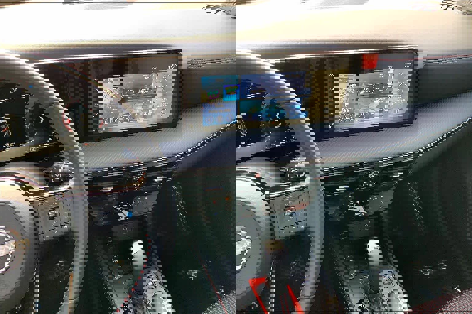 Used 2025 Nissan Kicks SR image 9