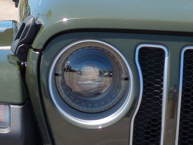 Used 2022 Jeep Wrangler Unlimited Sahara w/ Safety Group image 10