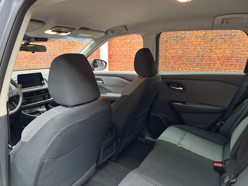 Used 2023 Nissan Rogue SV AWD/4WD image 25