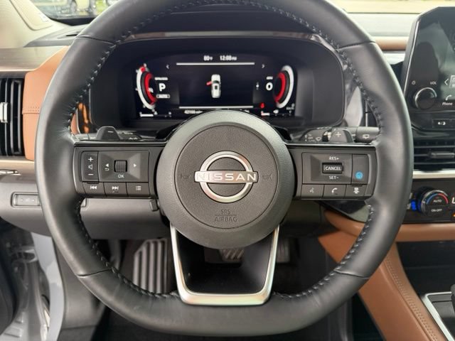 Used 2023 Nissan Pathfinder Platinum AWD/4WD image 15